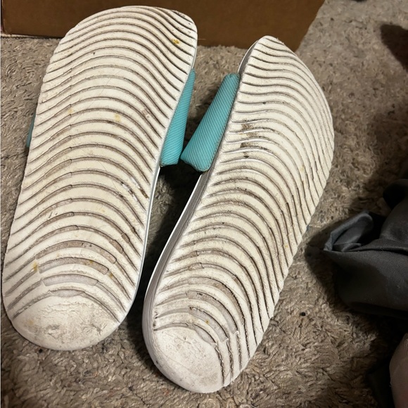 Nike slides - Picture 2 of 2